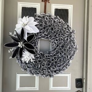 HAND CRAFTED BLACK AND WHITE MESH 18” CHRISTMAS WREATH